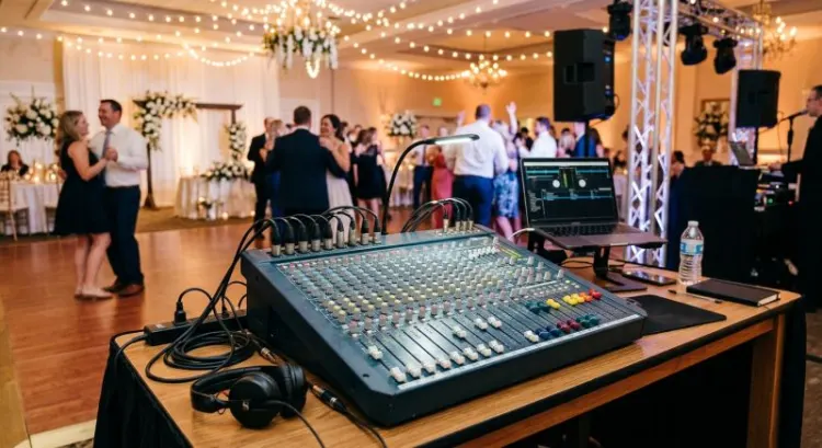 Animation de mariage : DJ, groupe live ou orchestre, comment choisir et à quel prix ?